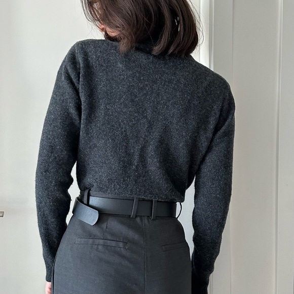 Uniqlo Grey Wool Turtleneck - Picture 3 of 7